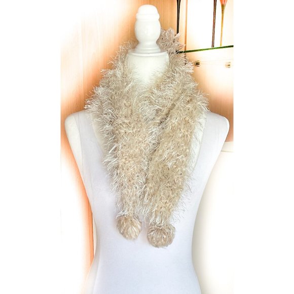 NWOT SOFT FUZZY LONG SCARF WITH TASSELS - Picture 1 of 4